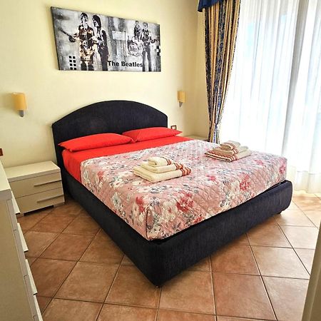 Holiday Poetto Cagliari Ngoại thất bức ảnh