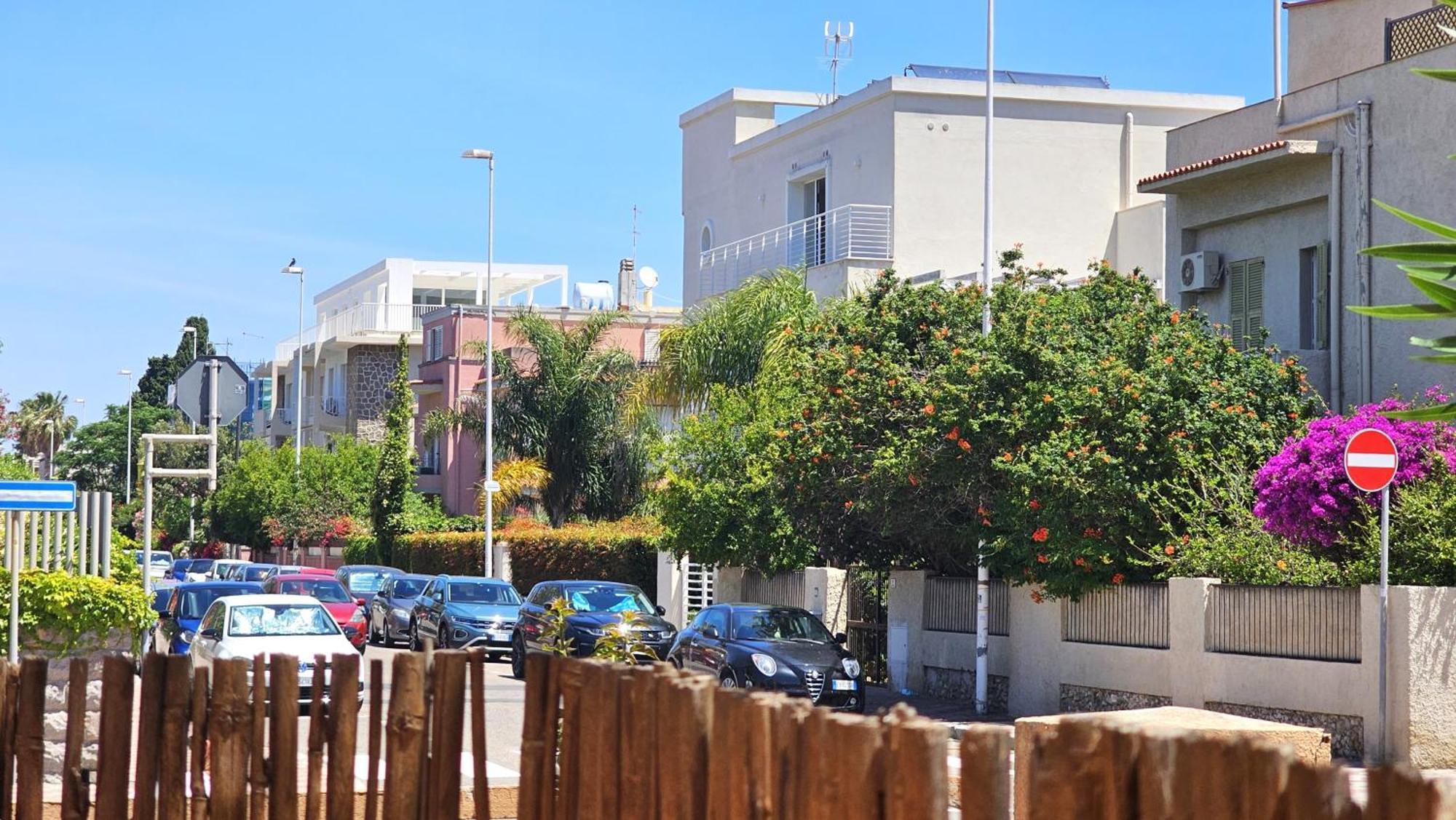 Holiday Poetto Cagliari Ngoại thất bức ảnh