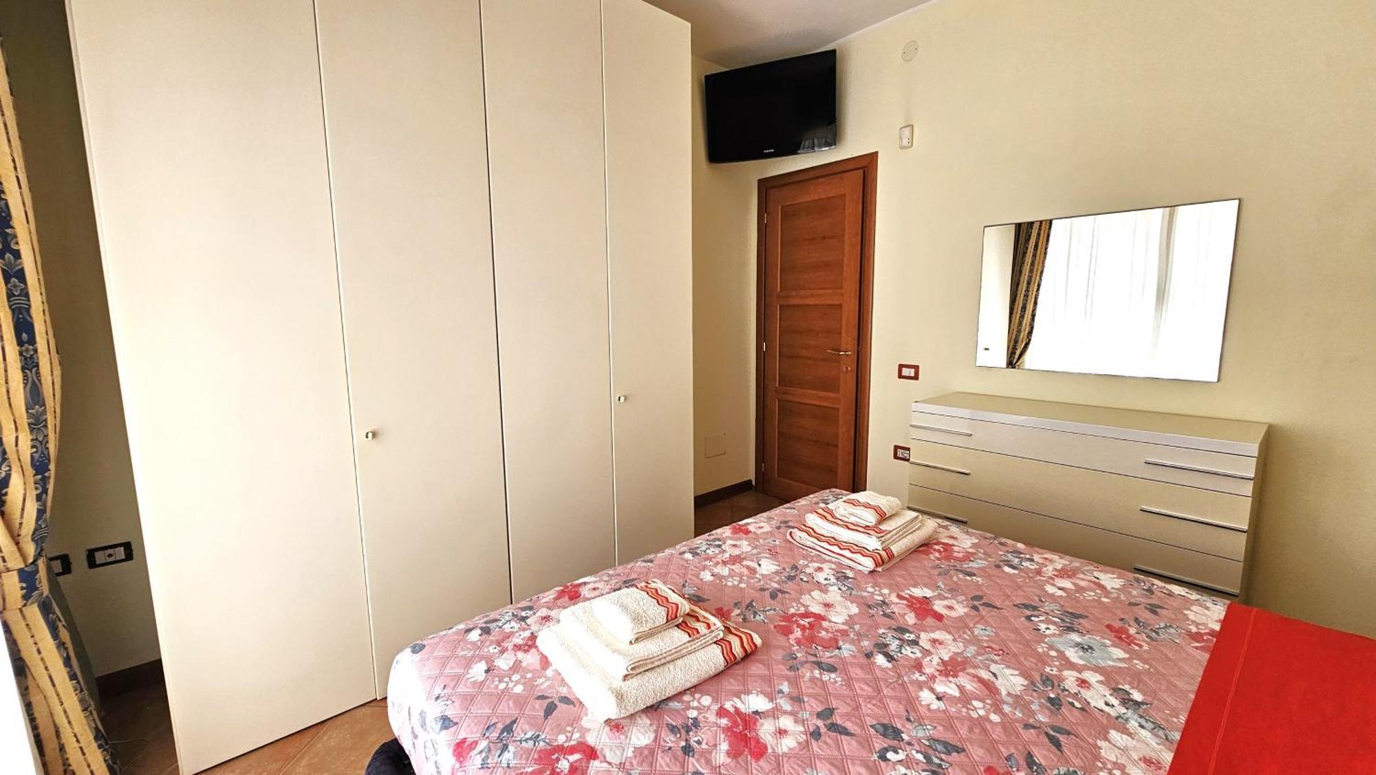 Holiday Poetto Cagliari Ngoại thất bức ảnh
