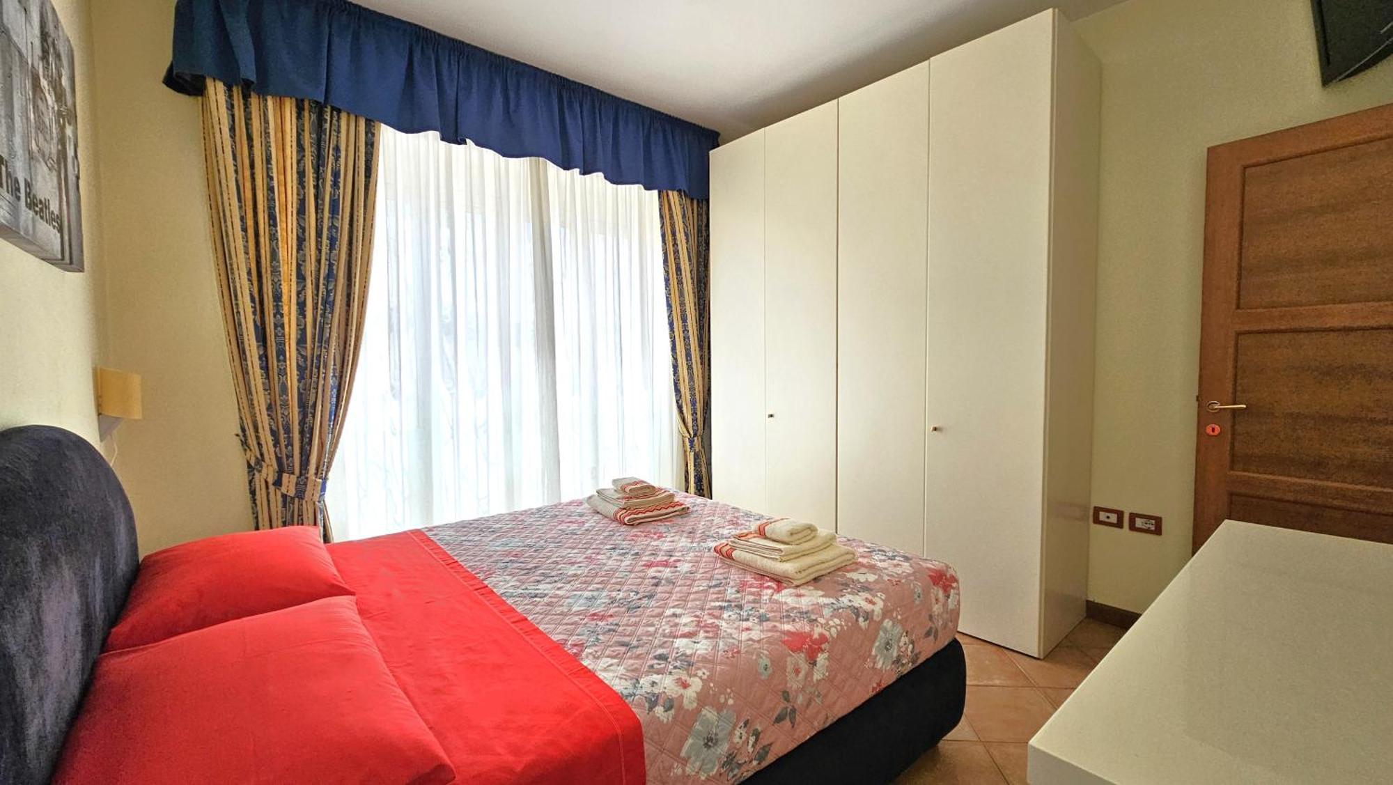 Holiday Poetto Cagliari Ngoại thất bức ảnh